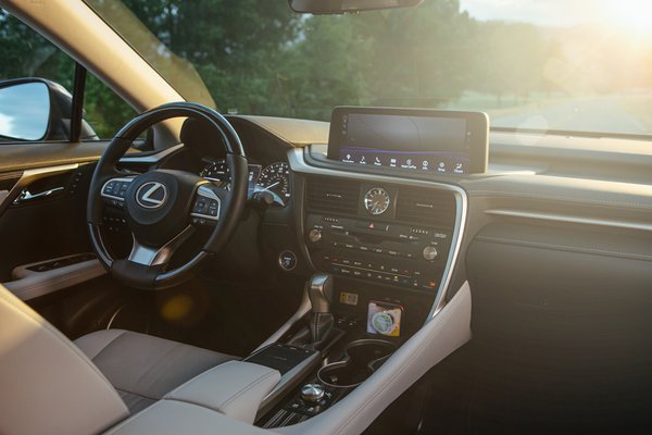 2022 Lexus RX 450hL Interior
