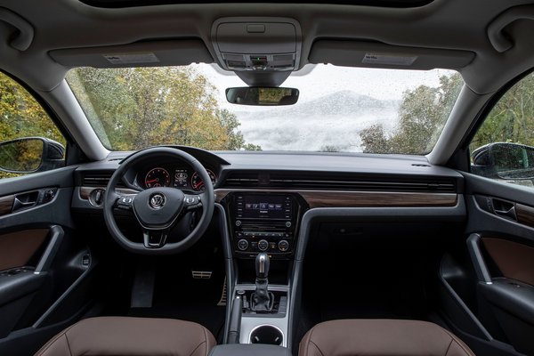 2022 Volkswagen Passat Interior