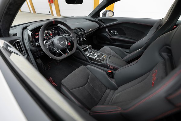 2023 Audi R8 GT Interior