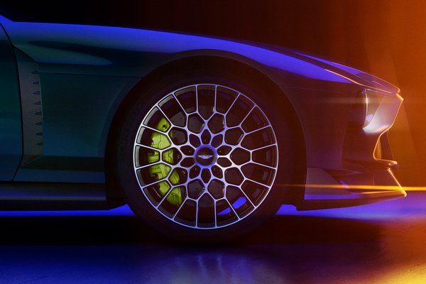 2023 Aston Martin Valour Wheel