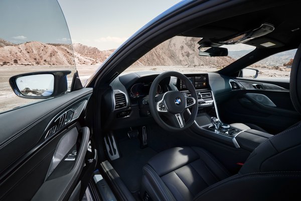 2023 BMW 8-Series Coupe Interior