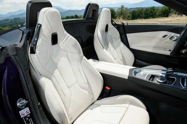 2023 BMW Z4 M40i Interior