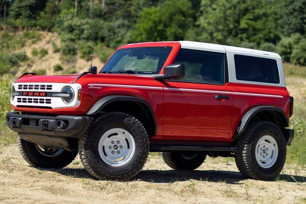 2023 Ford Bronco 2d Heritage edition