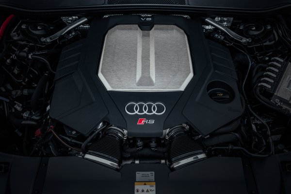 2024 Audi RS 6 Avant performance Engine