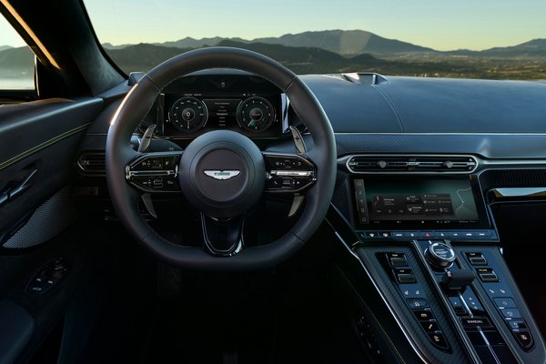 2024 Aston Martin Vantage Instrumentation