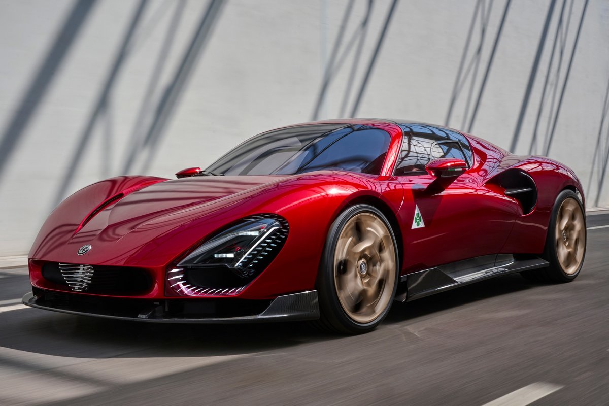 2025 Alfa Romeo 33 Stradale pictures