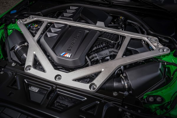 2024 BMW M3 CS Engine