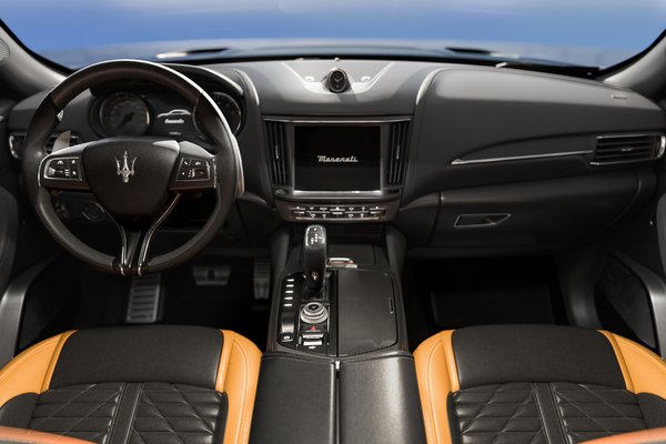 2024 Maserati Levante Ultima Interior