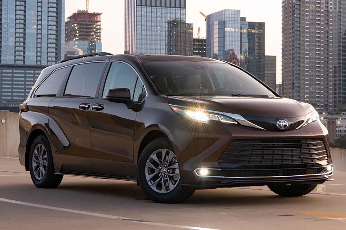 2024 Toyota Sienna pictures