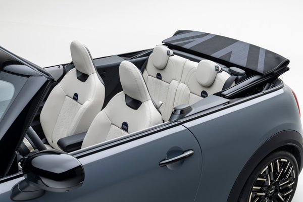 2025 Mini Cooper Convertible Interior