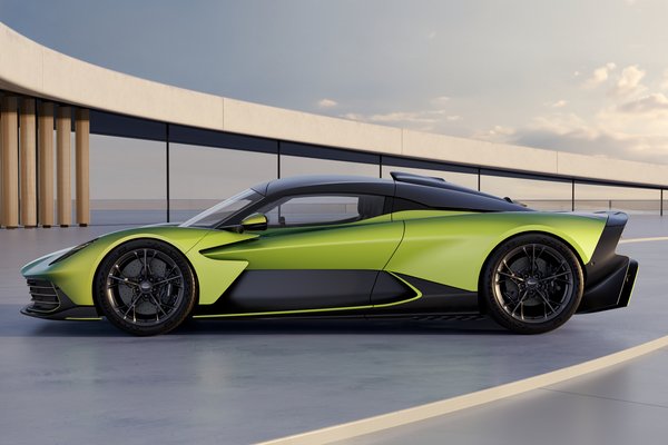 2025 Aston Martin Valhalla