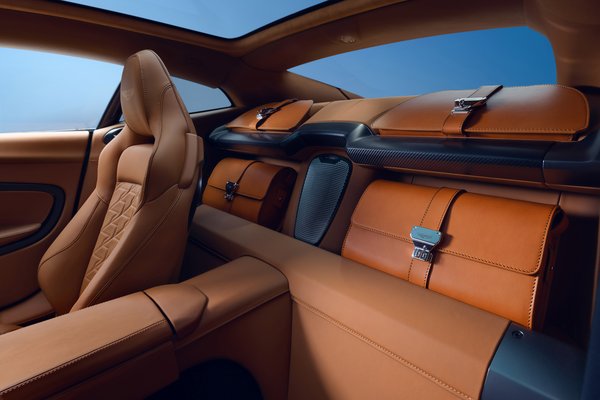 2025 Aston Martin Vanquish Interior