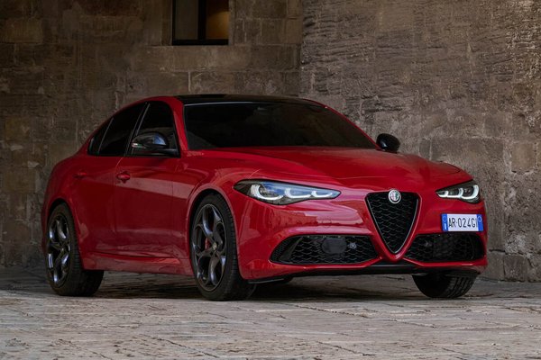 2025 Alfa Romeo Giulia Tributo Italiano