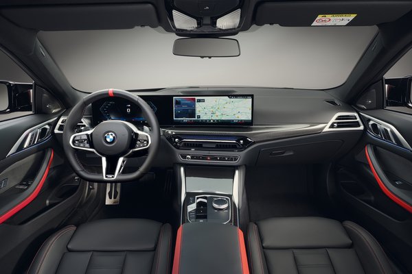 2025 BMW 4-Series Coupe Interior