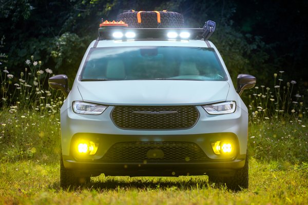 2025 Chrysler Pacifica Grizzly Peak