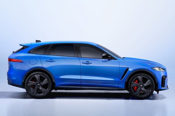 2025 Jaguar F-Pace SVR