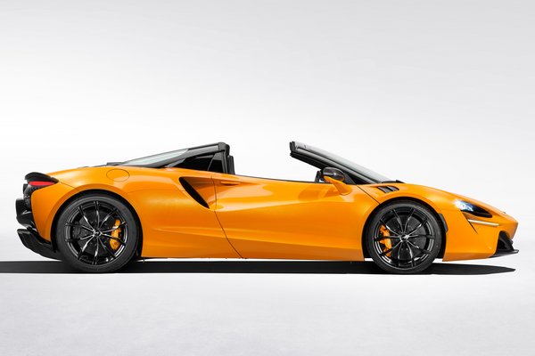 2025 McLaren Artura Spider