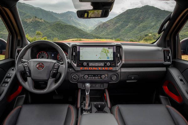 2025 Nissan Frontier Crew Cab Interior