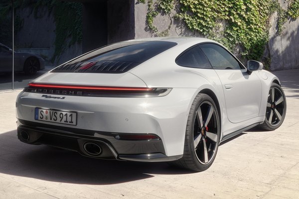 2025 Porsche 911 Carrera S Coupe