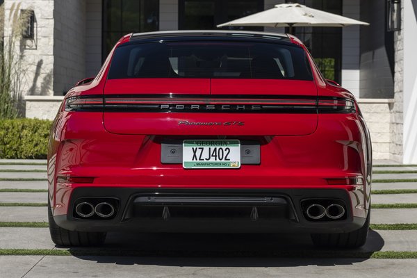 2025 Porsche Panamera GTS