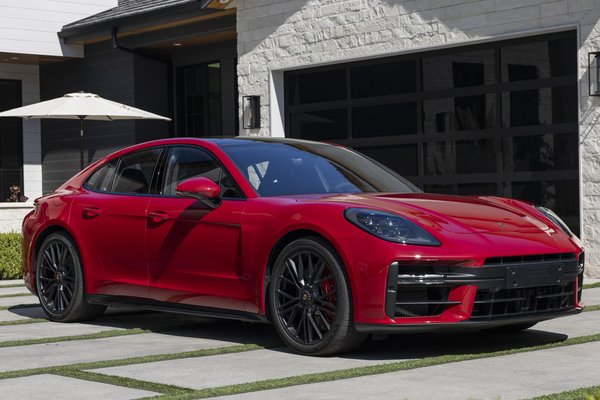 2025 Porsche Panamera GTS