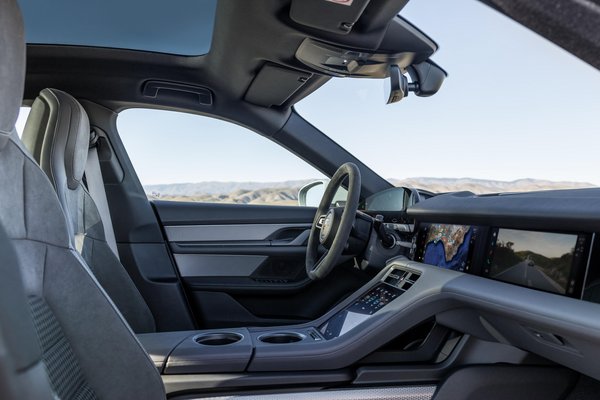 2025 Porsche Taycan Interior